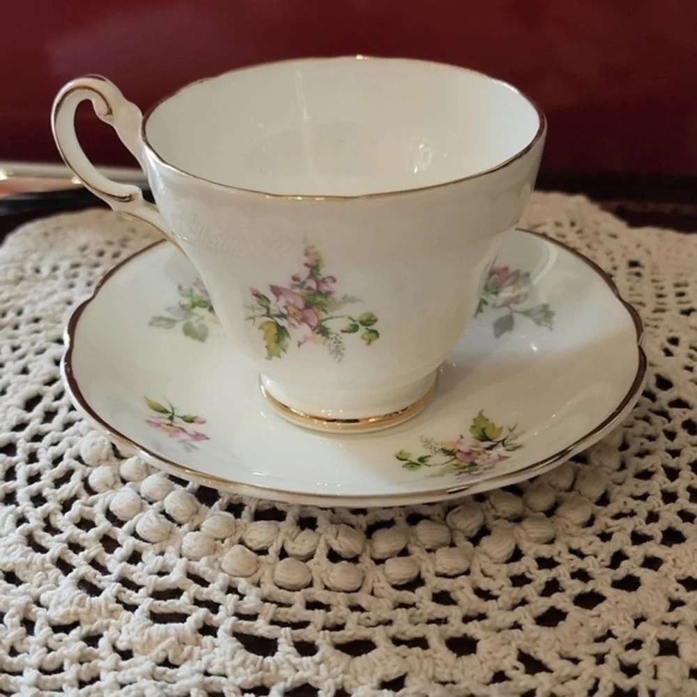 Regency fine bone china cup‎ an saucer England